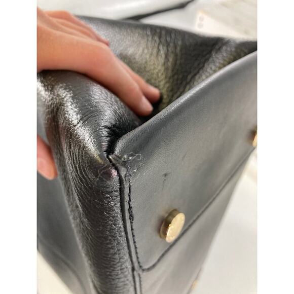 MICHAEL KORS LARGE BLACK LEATHER HANDBAG WITH LOCK CHARM - Picture 11 of 15